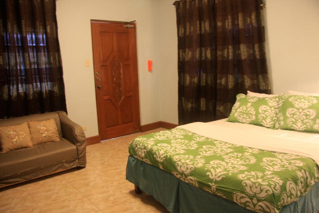 Bushida Bed And Breakfast Puerto Princesa Quarto foto